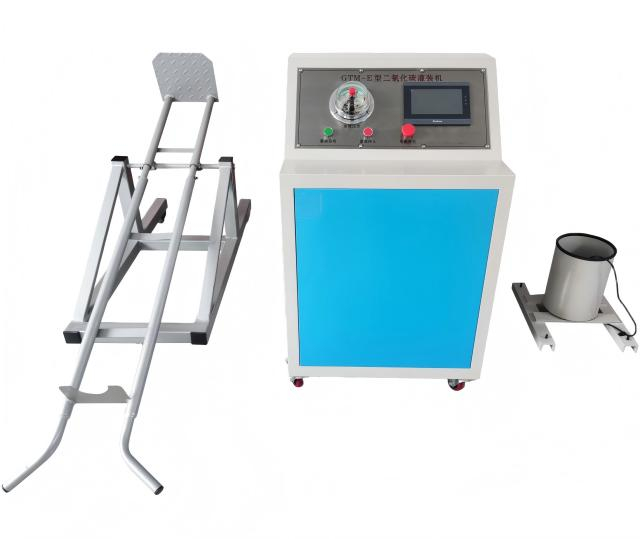 Machine de remplissage d'extincteur de CO2